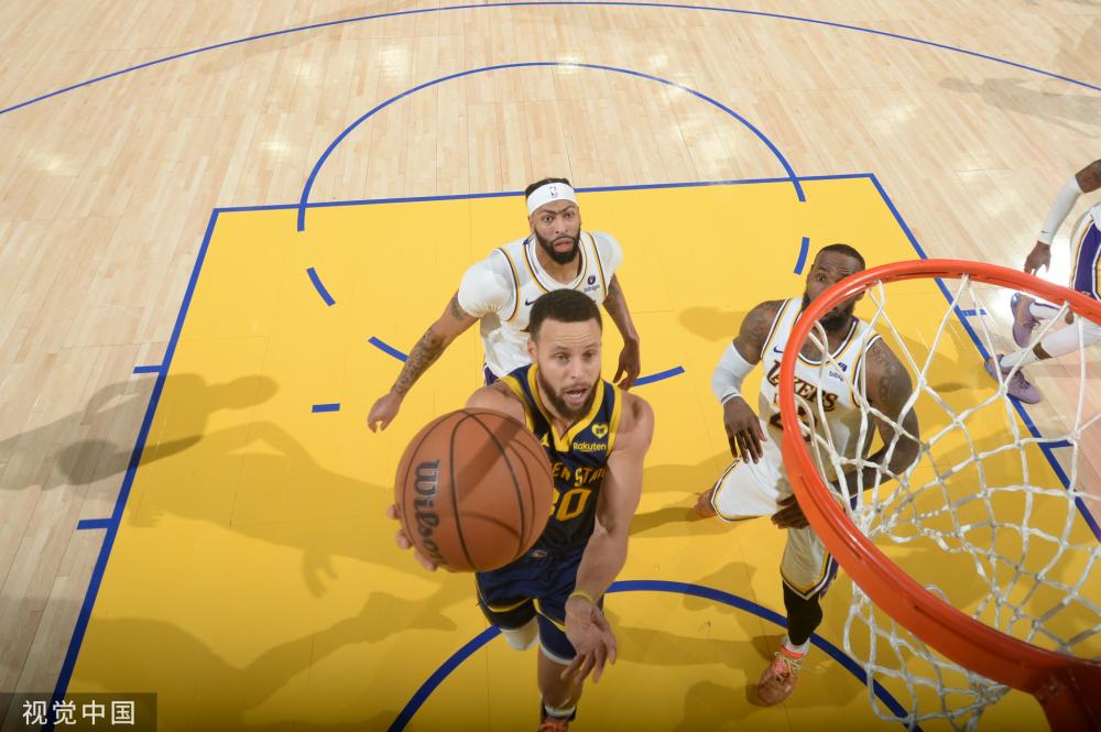 他在场上场 他在场上场